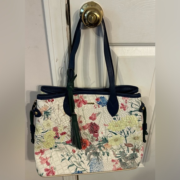 NEW Land Leather Tote & wristlet - Gavial Begonia Talco - Picture 2 of 9